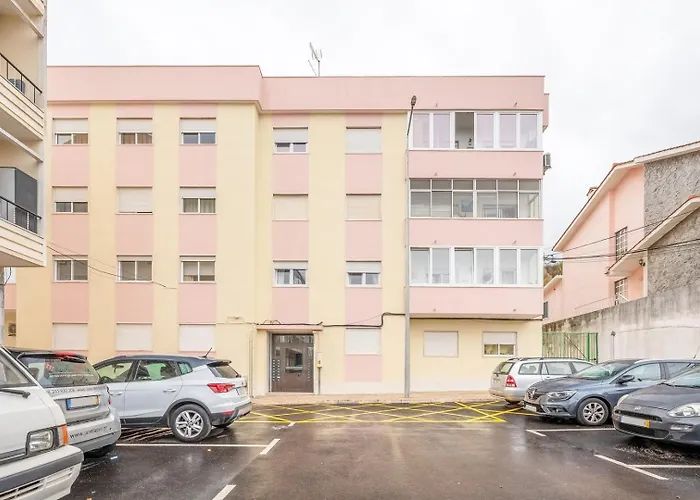 Guestready - Charming Near Cristo-rei Statue * Almada