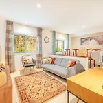 Guestready - Charming Near Cristo-rei Statue *