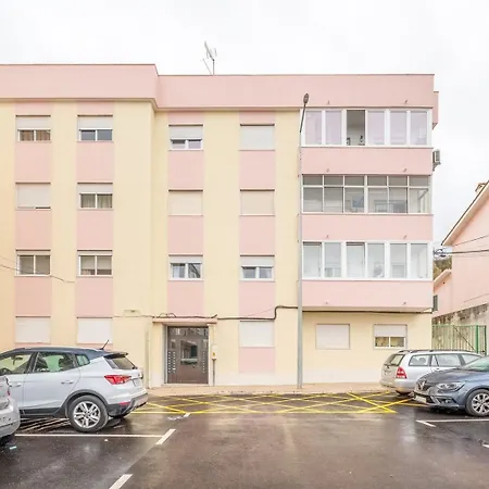 Guestready - Charming Near Cristo-rei Statue * Almada