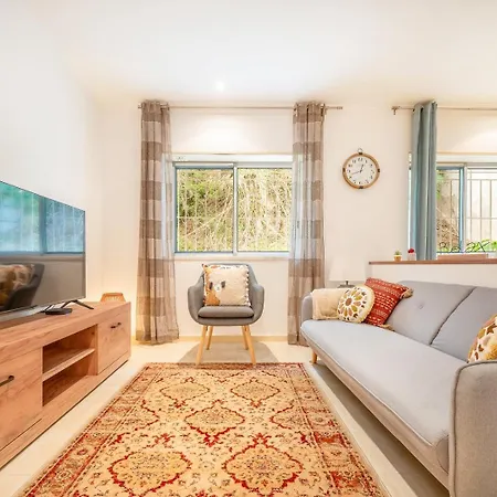Guestready - Charming Near Cristo-rei Statue Lägenhet *